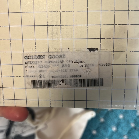 Worn once baby golden goose sneakers size 21! Perfect condition with box & book - Picture 8 of 8